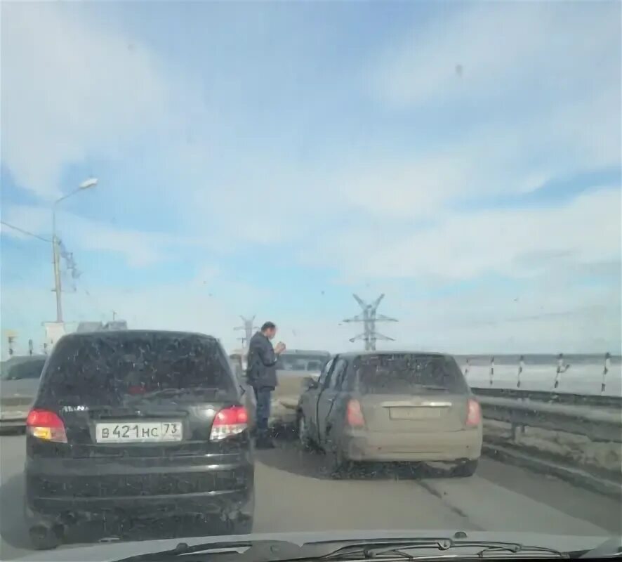 Пробка на мосту пермь. Дтп в ульяновске на императорском мосту.