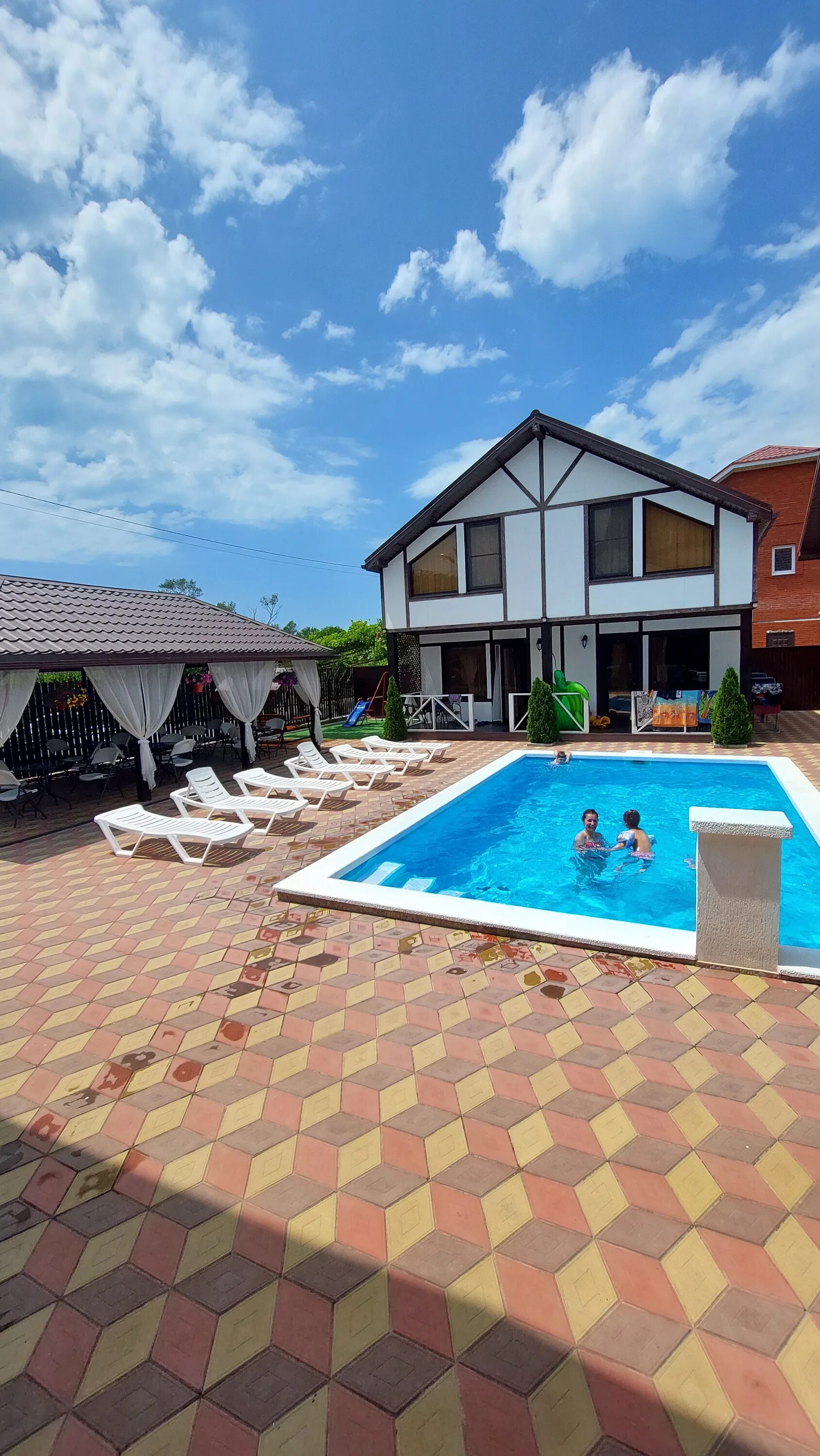 гостевой дом райский уголок береговое ул волошина 42. гостевой дом райский уголок. райский уголок краснодар. кабардинка солнечная 7 райский уголок. гостевой дом райский уголок кабардинка.