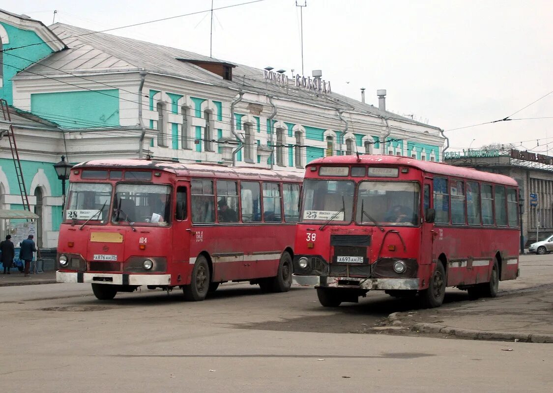 Вологда автобус сайт. ЛИАЗ-677м Вологда. ЛИАЗ 677 Череповец. Автобус ЛИАЗ-677 В Вологде. Автобус Вологда ЛИАЗ.