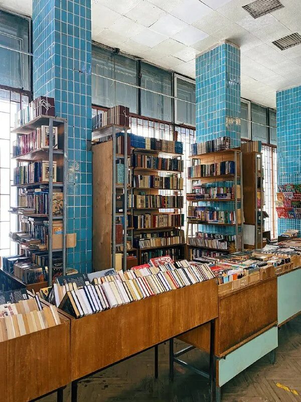 работа книжный спб