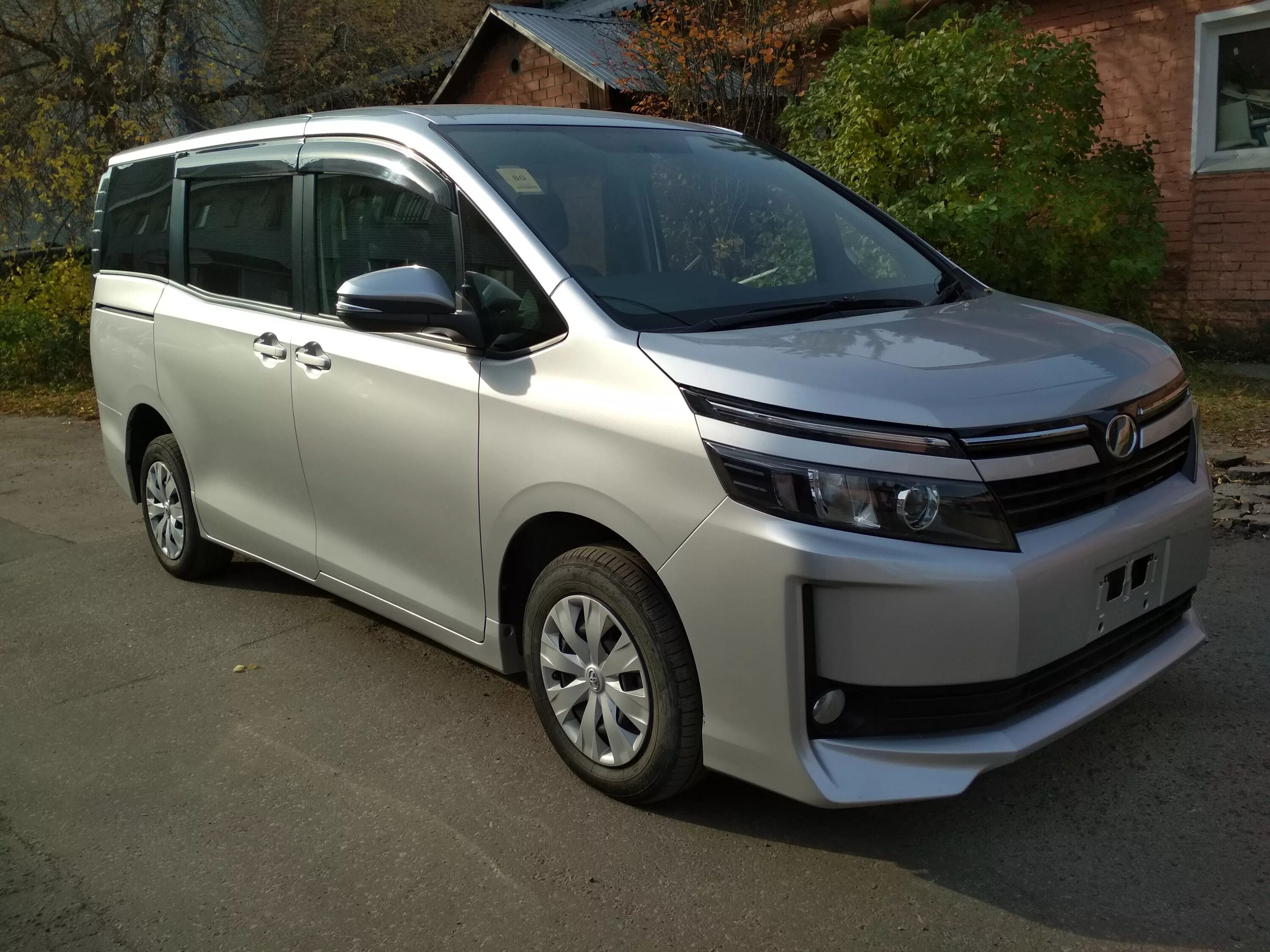 Тойота вокси москва. Тойота вокси 2010. Тойота вокси 2016. Тойота вокси москва. Toyota voxy 2023.