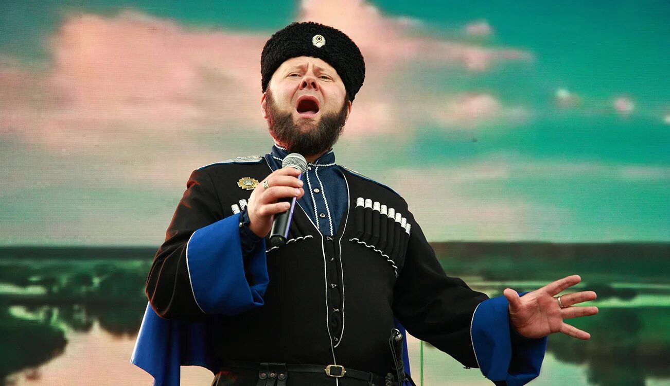 Новая песня про батьку. Верка сердючка сейчас 2022. Чирков махно любо братцы любо. Батька атаман песня. Батька атаман осипенко.