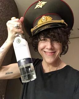 LP on Instagram: "ᴍᴏsᴄᴏᴡ, ʀᴜssɪᴀ . . #LP * #LauraPergolizzi * #iamlp * #hearttom
