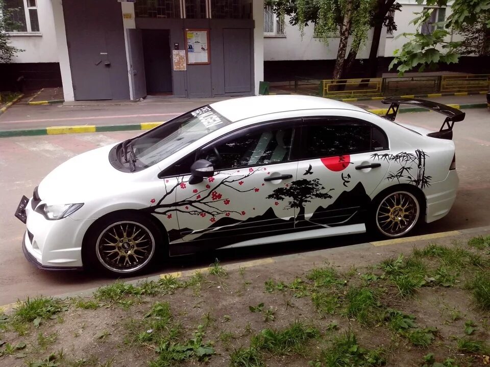 Тюнинг наклейками. Honda Civic 4d винил. Honda Civic 4d JDM. Honda Civic 4d камуфляж. Винил на Хонда Цивик 4д.