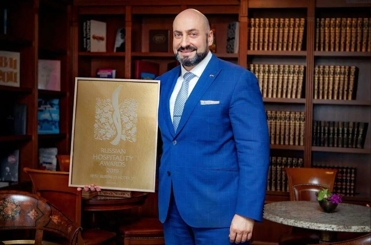 Федерико дж. Флотилия radisson collection moscow. Рэдиссон владелец. Штефан radisson. Рэдиссон украина москва владелец.