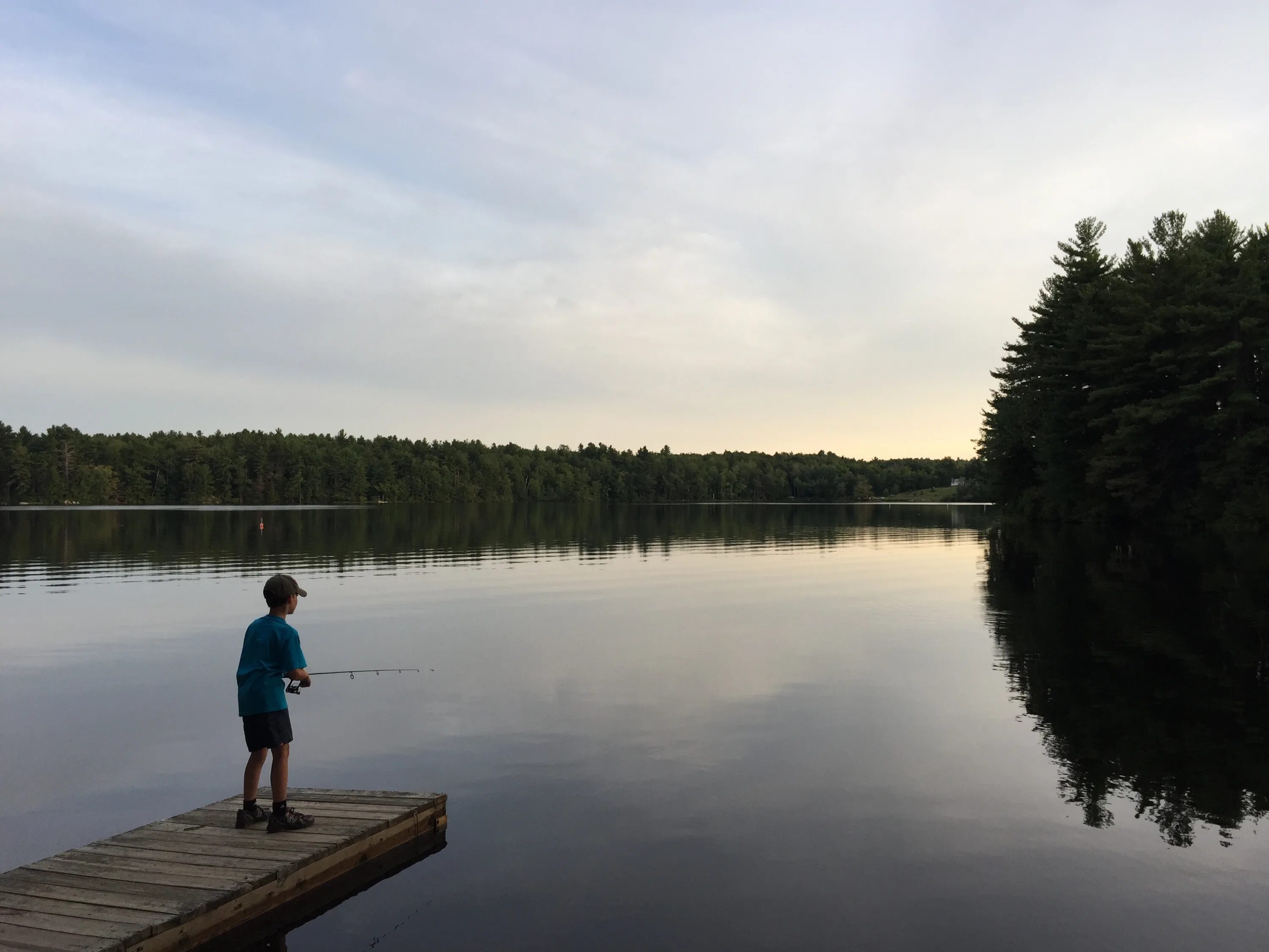 Lake boys. Рыбалка на озере. Пацаны на озере. Пирс для рыбалки. Озерный мальчик.