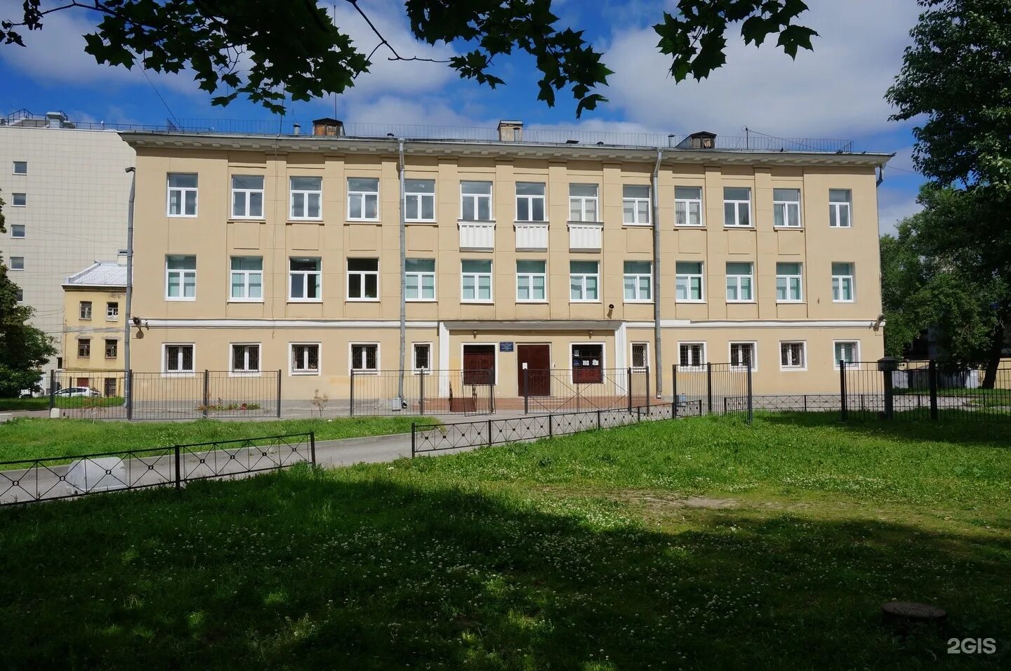 School spb. Школа 153 Санкт-Петербург. ГБОУ 153 школа Санкт Петербург. Фрунзенский район школа 153. Школа №153 Фрунзенского района Санкт-Петербурга.