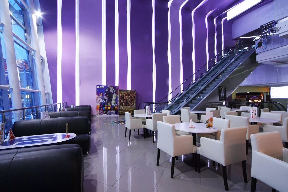 Кинотеатр академ парк спб. Арт авеню санкт-петербург. Каро 8 капитолий вернадского зал. Москва, каро 8 капитолий вернадского. Кинотеатр авеню юго-западная.