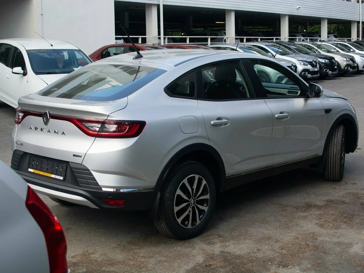 Рено аркана красная. Аркана 2021. Аркана цвета. Рено аркана 2022. Аркана цвета.
