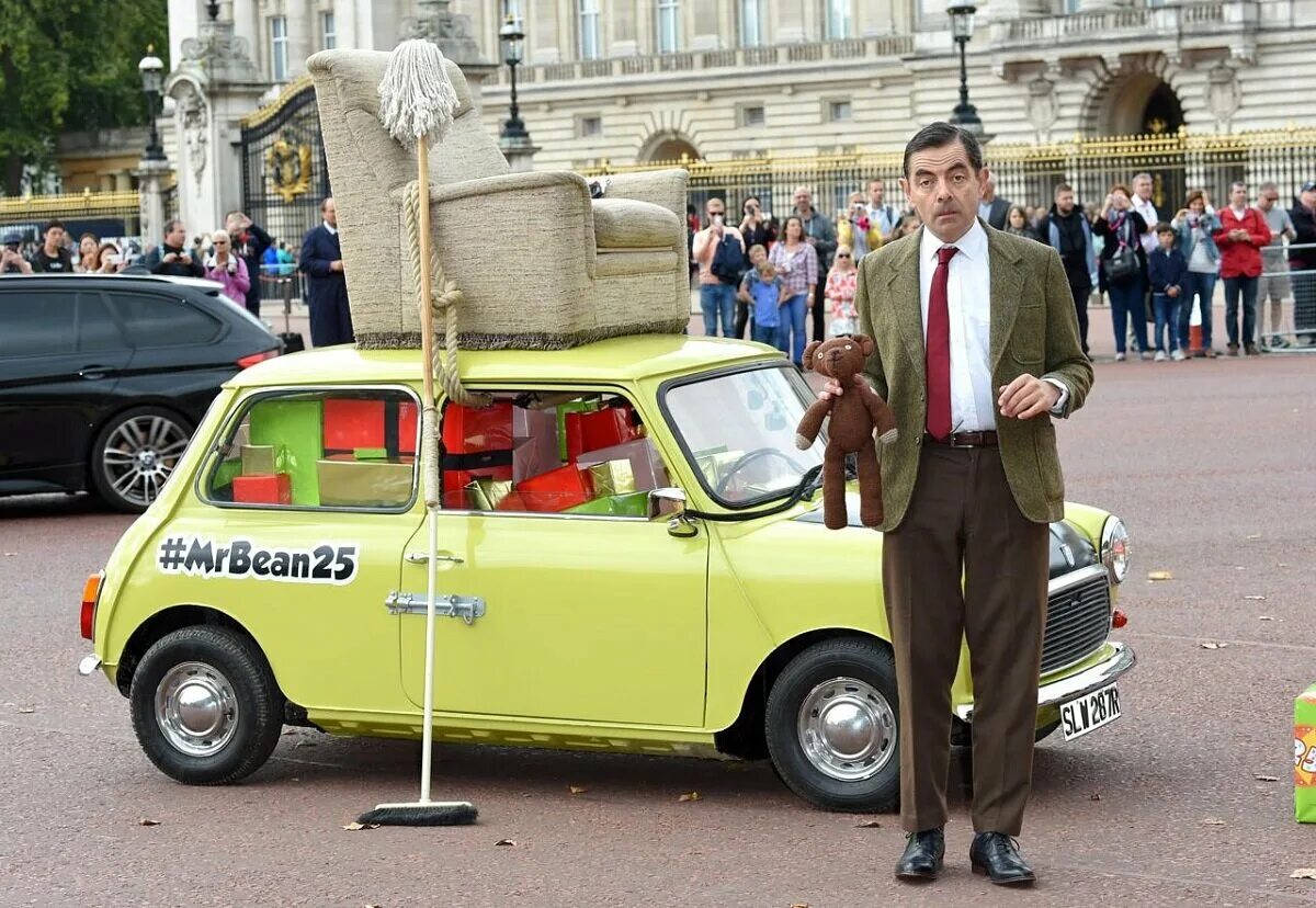 Включи мистер машина. Mini Cooper Mr Bean. Мини Купер мистера Бина. Мини Купер Mr bin. Mini Cooper Mister bin.