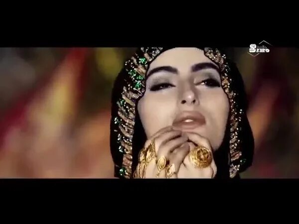 Исламские певицы. Красивые нашиды поет девушка. Нашиды арабские видеоклип. Девушка Поющие нашиды.