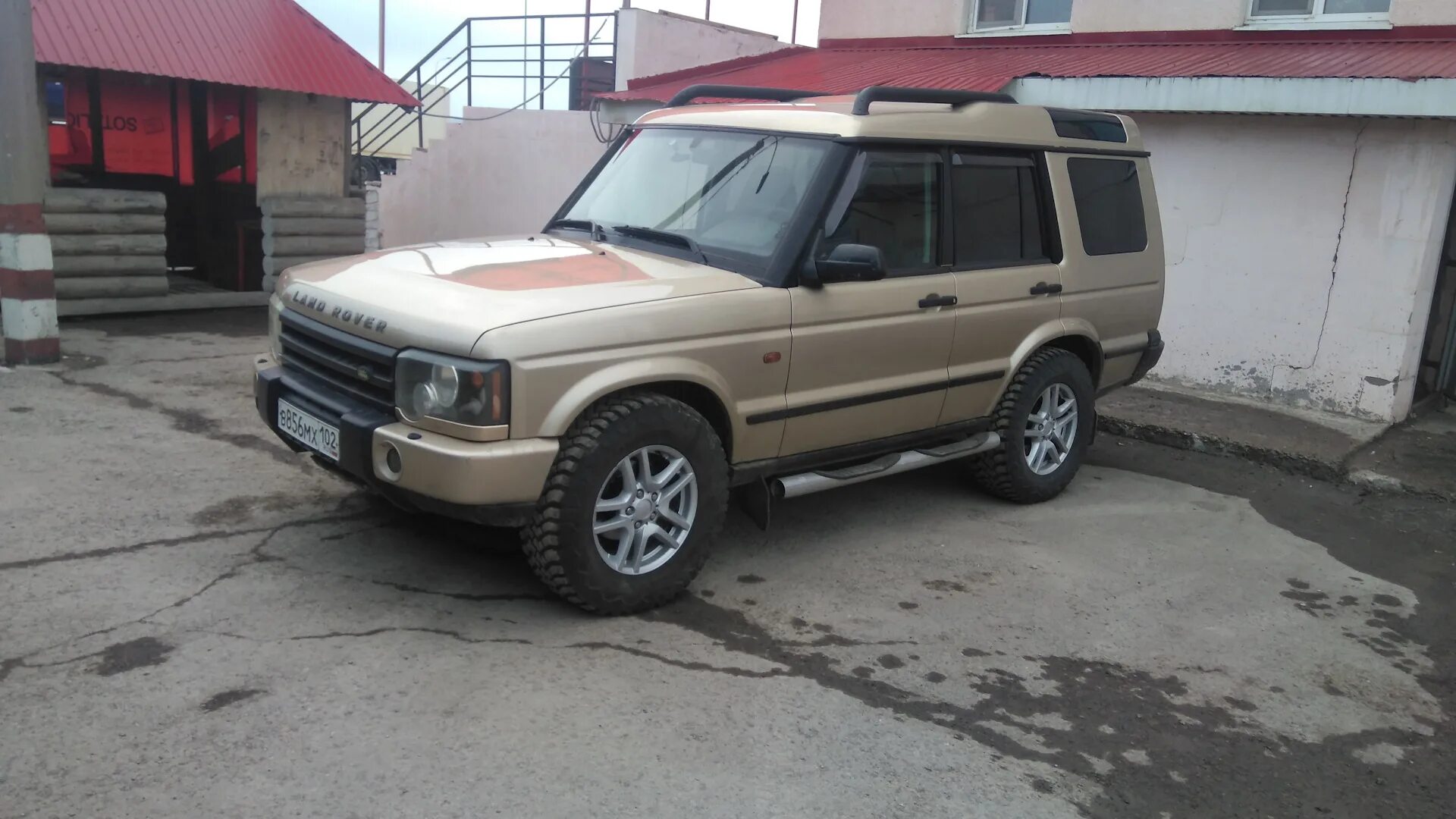 Land Rover Discovery 2 1999. Land Rover Discovery 2 диски от БМВ. Discovery 2 диски BMW. Диски БМВ на ленд Ровер Дискавери 2. Ленд ровер дискавери 2.5 дизель