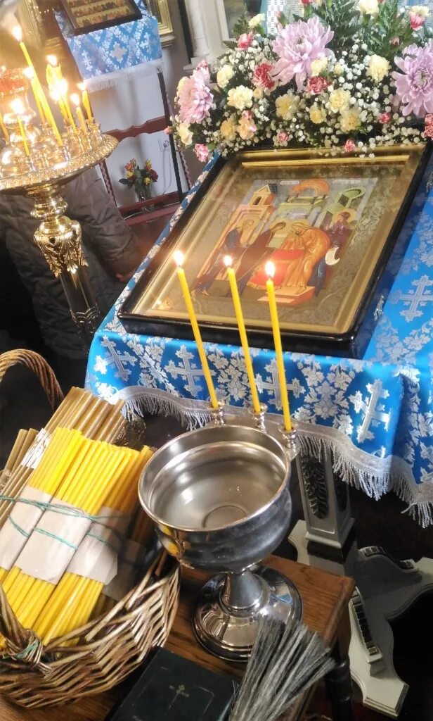 Освещение свечей в церкви на сретение. Свечи церковные сретенские. Освящение свечей на сретение последование. Освящение свечей на сретение. Свеча церковь сретение господне.