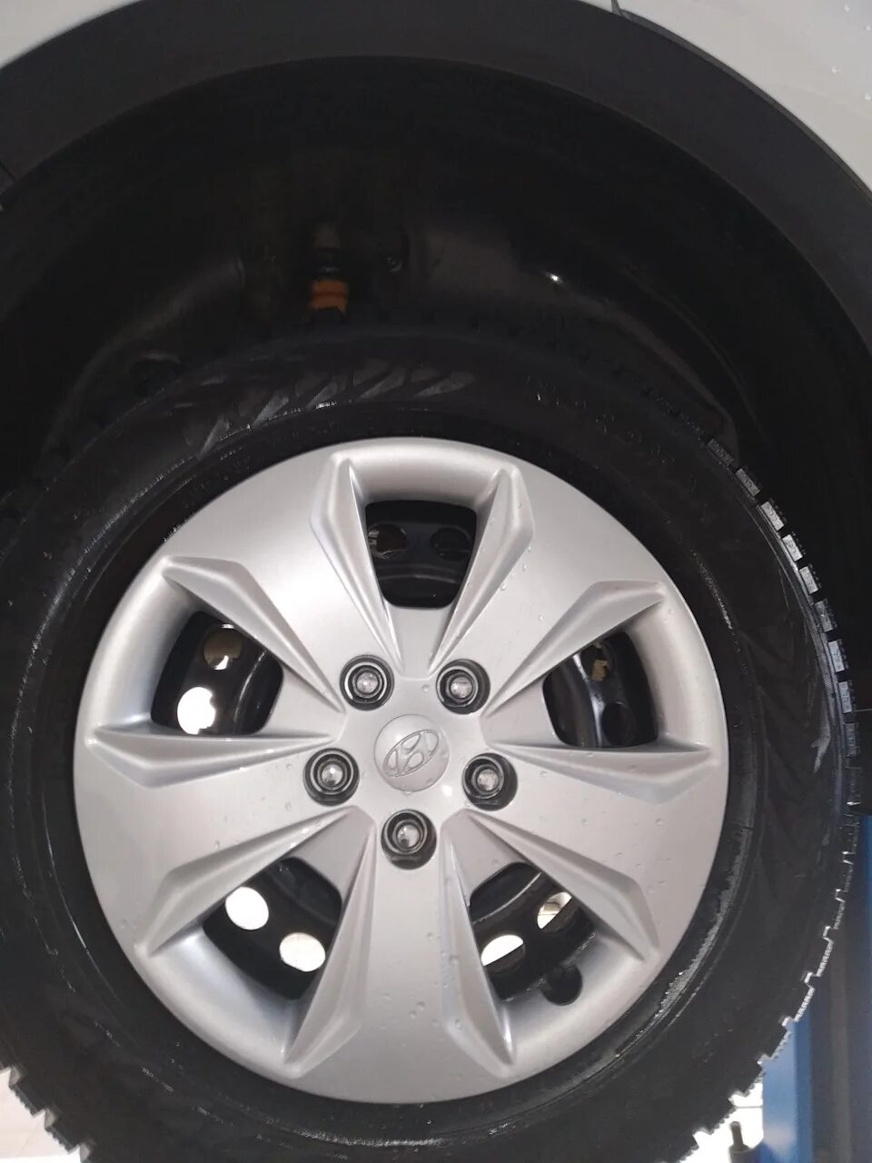 Hyundai creta r18. Hyundai creta диски. Хендай крета р 18. Колпаки r16 хендай крета. Диски hyundai creta r16.