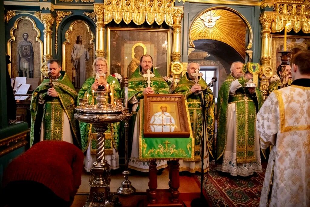 служба на спас в храме