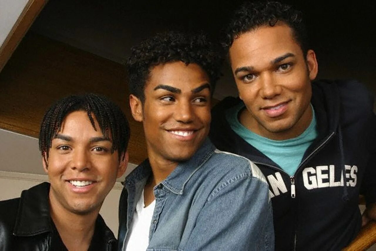 группа 12-т. группа 3t википедия. 3т группа. 3 t с майклом джексоном. племянники майкла джексона 3т.