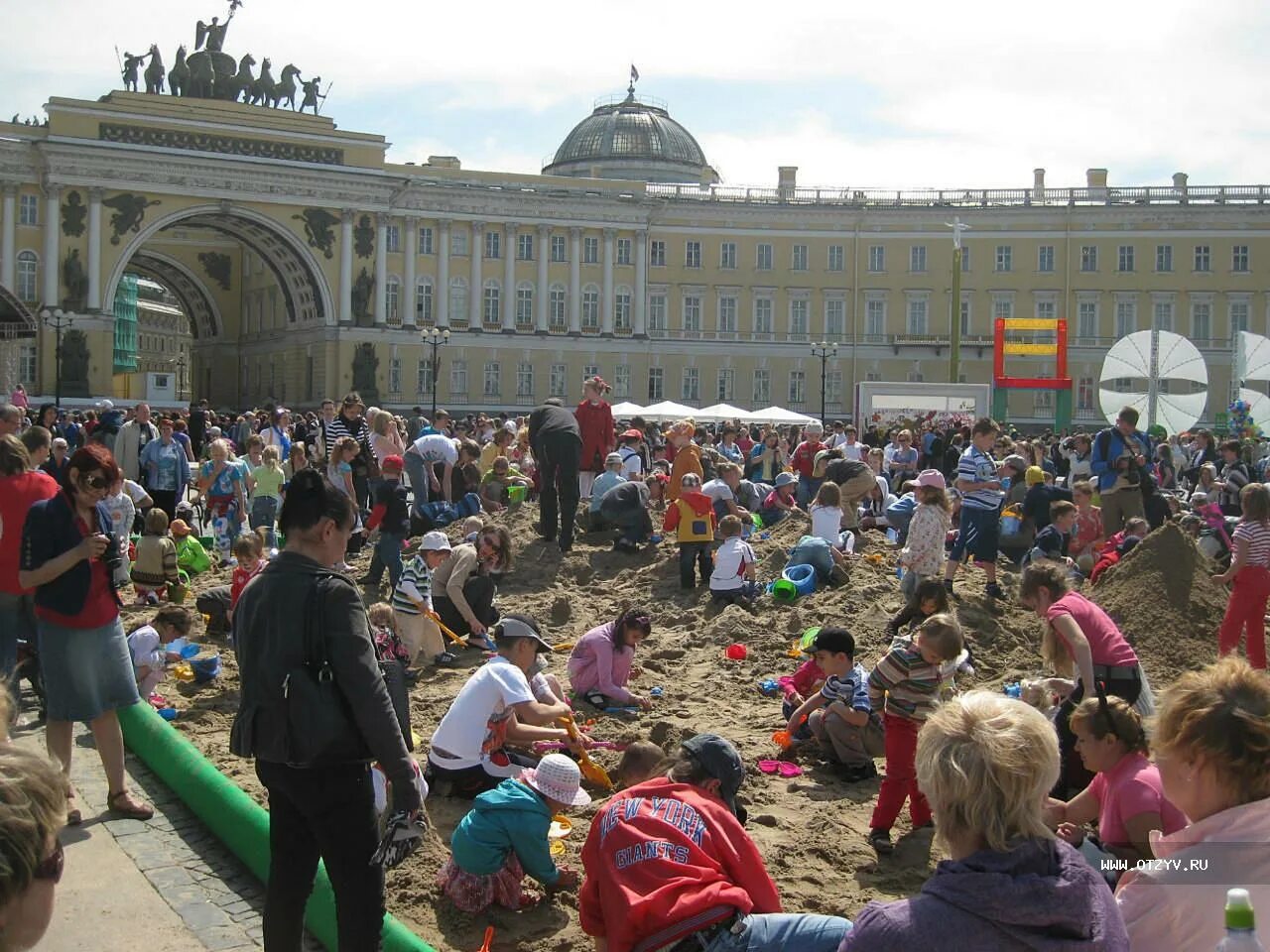Туристы в Петербурге. Мероприятия в Санкт-Петербурге. Места для детей в Санкт-Петербурге. Интересные места в Питере для детей. Игры спб сегодня