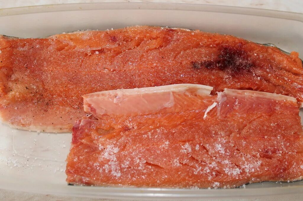 рыба горбуша соленая. сколько солить филе горбуши. сиг красная рыба. горбуша филе. сколько солить филе горбуши.