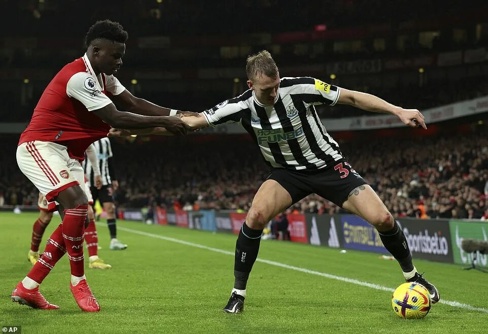 Arsenal newcastle. Арсенал Ньюкасл. Ньюкасл Юнайтед. Ман Юнайтед Ньюкасл. Манчестер Сити Ньюкасл.