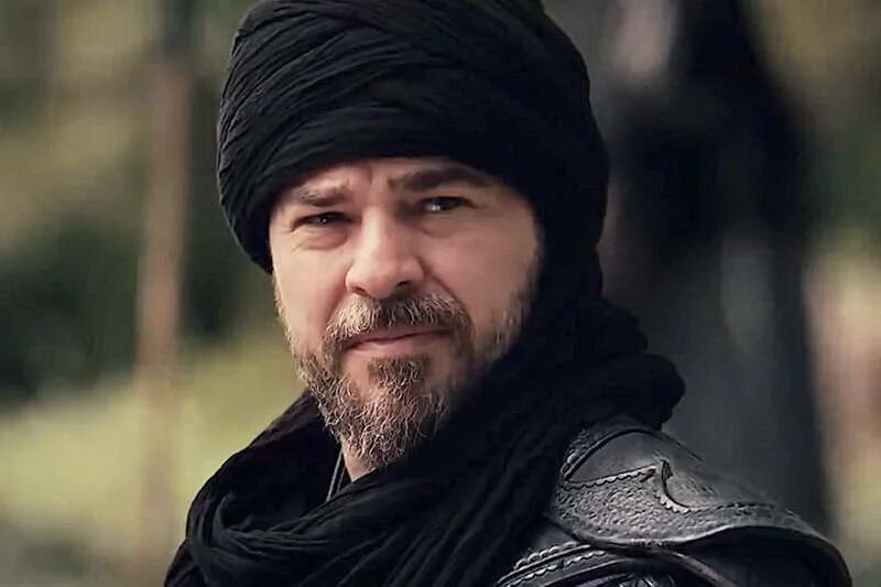 Эртугрул актер энгин. Кей кавус эртугрул. Кей кавус эртугрул. Жизнь эртугрула. Эртогрул осман.