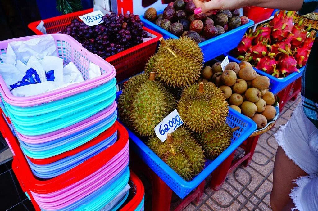 Фрукты из Таиланда. Корзина тайских фруктов. Фрукты из Вьетнама. Корзинка для фруктов Тайланд. Можно провозить фрукты в самолете