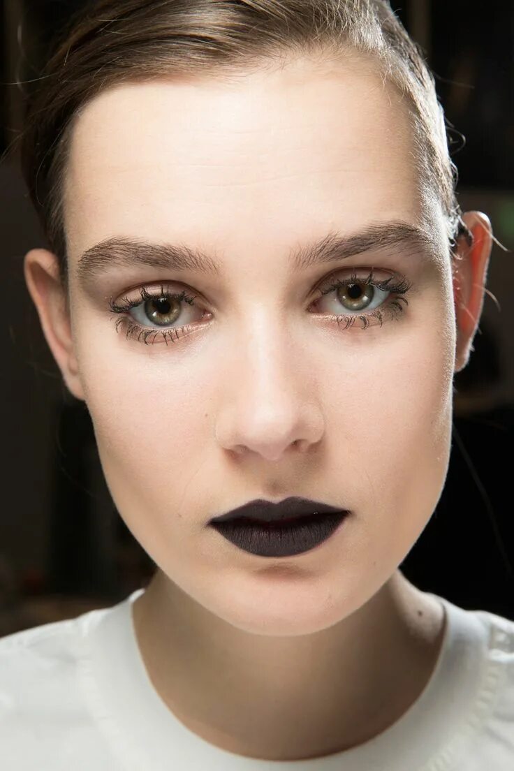 Макияж бледные губы radiant fuchsia lips and cheeks / Dolce and Gabbana SS2014 Skin makeup, Beautifu