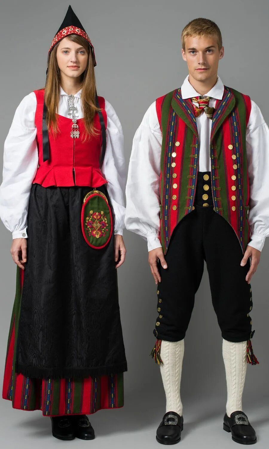 Этнический эстонец. Бюнад костюм норвежский национальный. Бюнад Национальная одежда Норвегии. Норвегия национальный женский костюм бюнад. Бунад Норвегия.