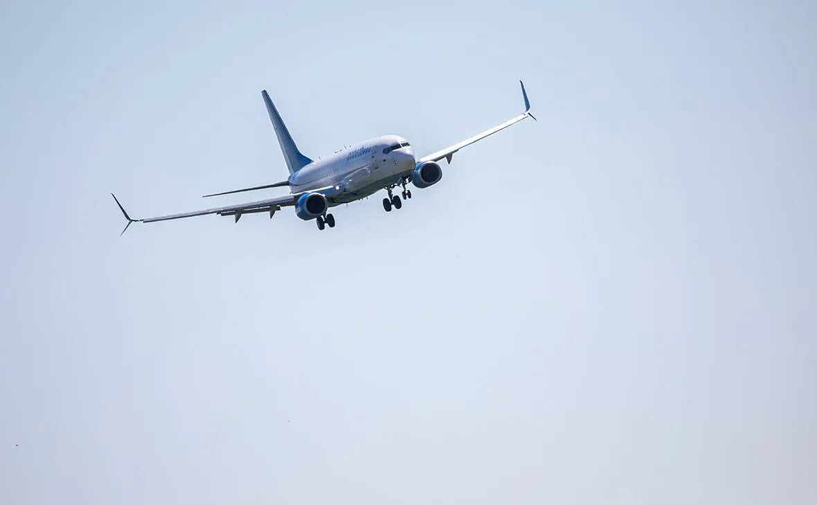 Самолет вылетевший из челябинска в москву. Боинг 737-800 победа. пассажирский самолет. полет на самолете. самолет панорама.