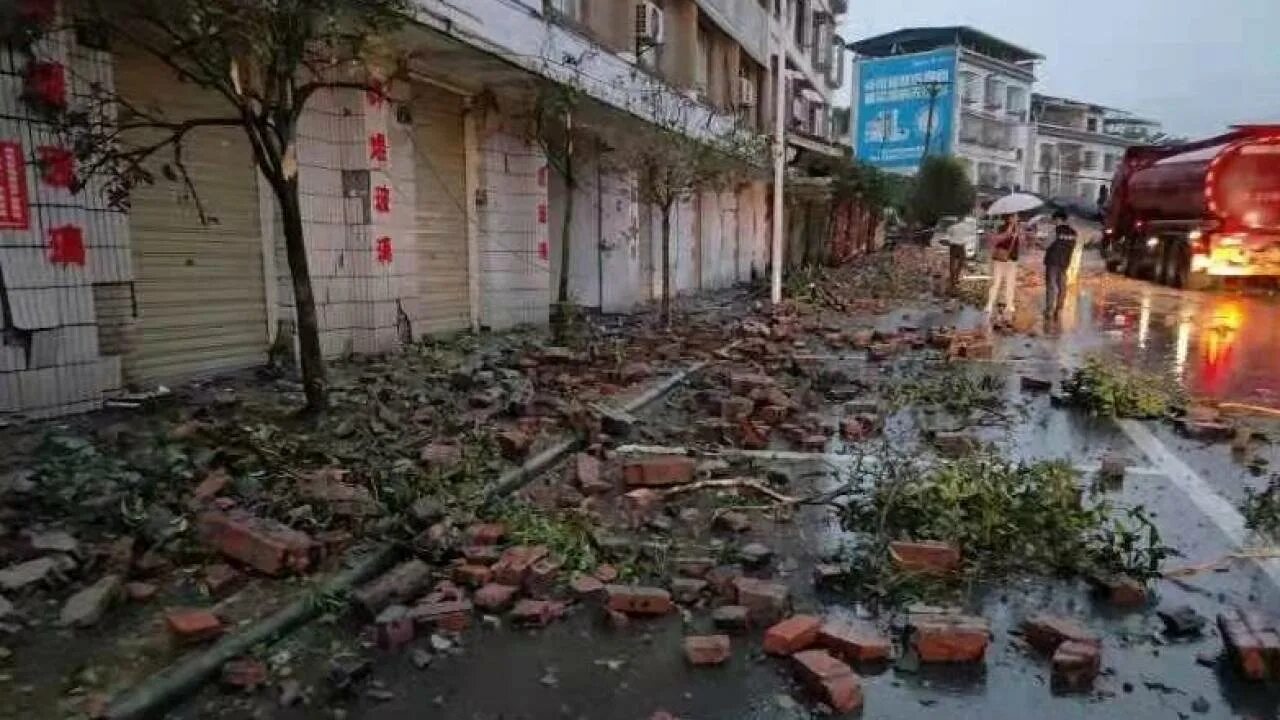 Землетрясение в вашингтоне. Сычуань землетрясение 2008. Сычуань Китай землетрясение. Вэньчуаньское землетрясение 2008. 2008 Год землетрясение в Китае.