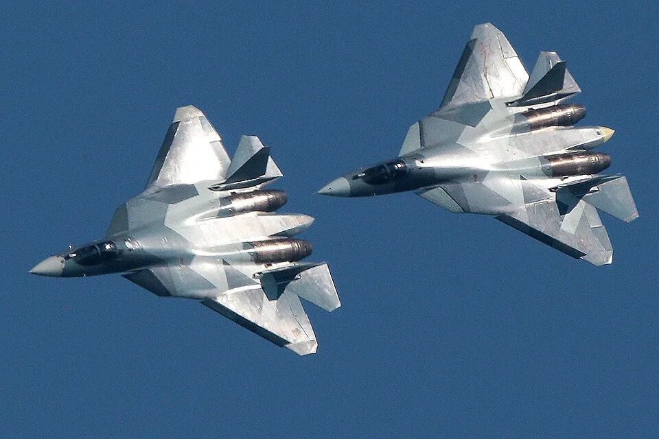 Новейший российский истребитель. Истребитель 5 поколения России Су-57. Су-57 реактивный самолёт. Су-57 двухдвигательный реактивный самолёт. Российский истребитель 5 поколения Су 57.