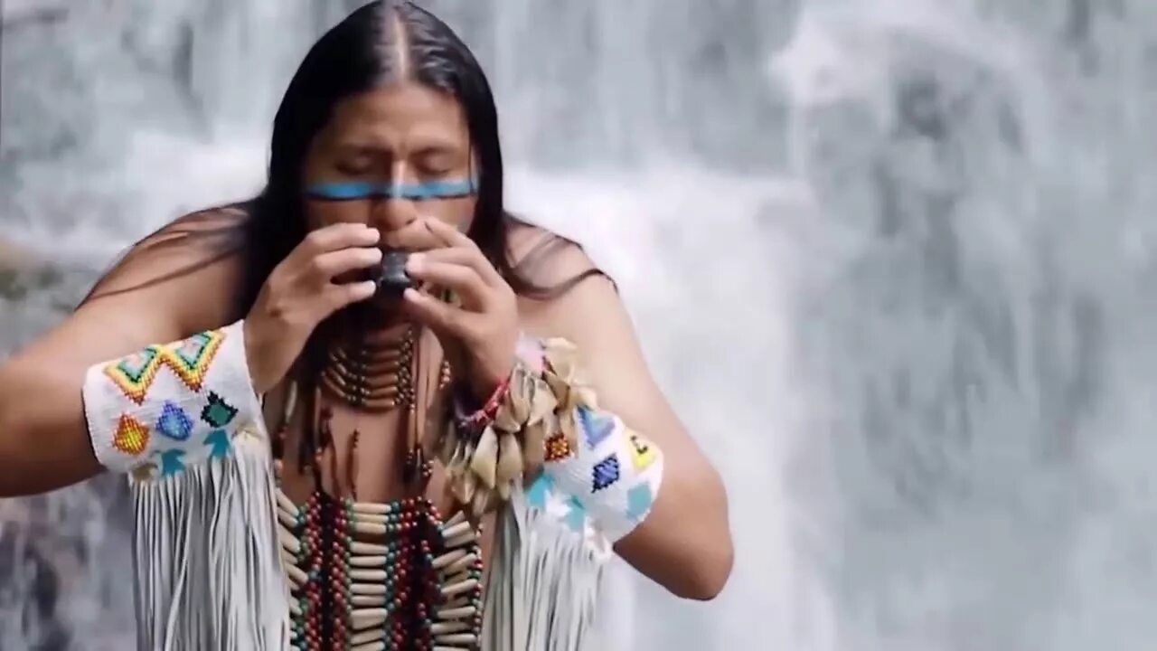 Лео Рохас. Индийский музыкант Лео. Музыкант индеец Лео Рохас. Leo Rojas - Spirit of the Hawk (2012). Индеец играет музыку