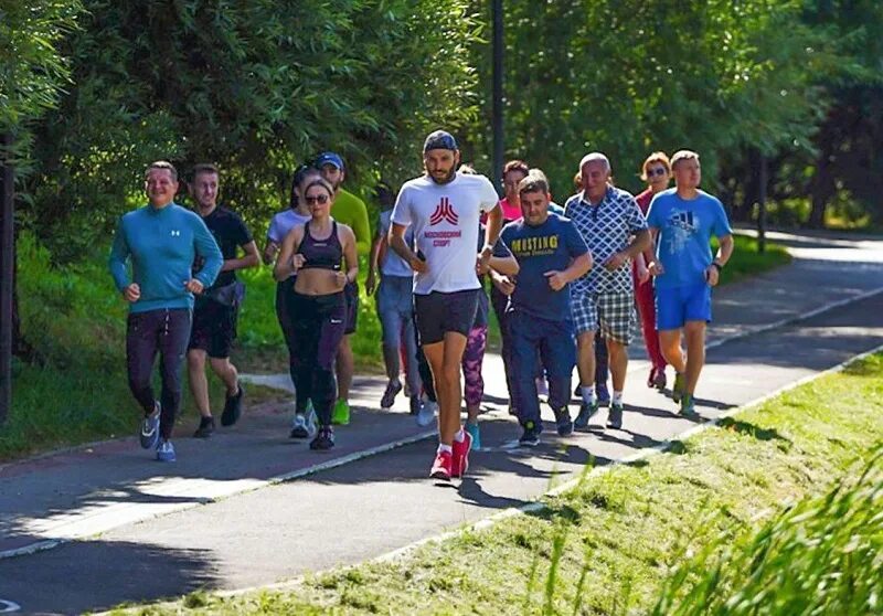 Где проходят занятия проекта мой спортивный район. Спортивные выходные в парках. Проект спортивные выходные. Спортивные выходные в Москве. Спортивные выходные в Перовском парке.