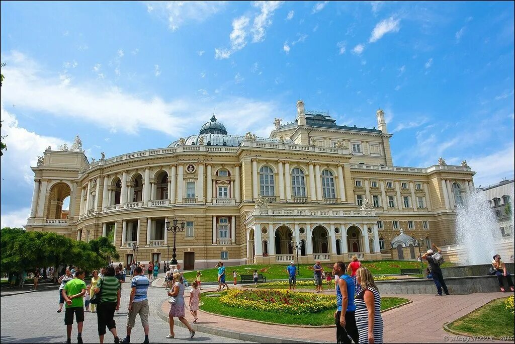 Одесская опера. Театр оперы в Одессе. Одесский оперный театр. Одесский театр оперы и балета Одесса. Здание оперы в Одессе.