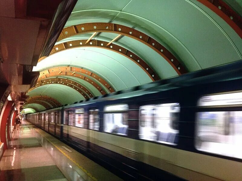 Метро голубое. Метро санкт-петербурга. Крот подземка. Слоник в метро. Провоз собак в метро.