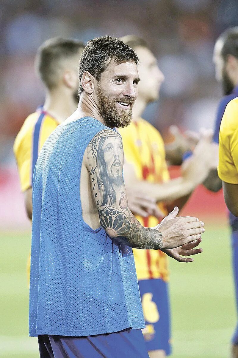 Дани алвес торс. Лучшие татуировки футболистов. Тата футболист. Тату роберто карлос. Тату реал мадрид.