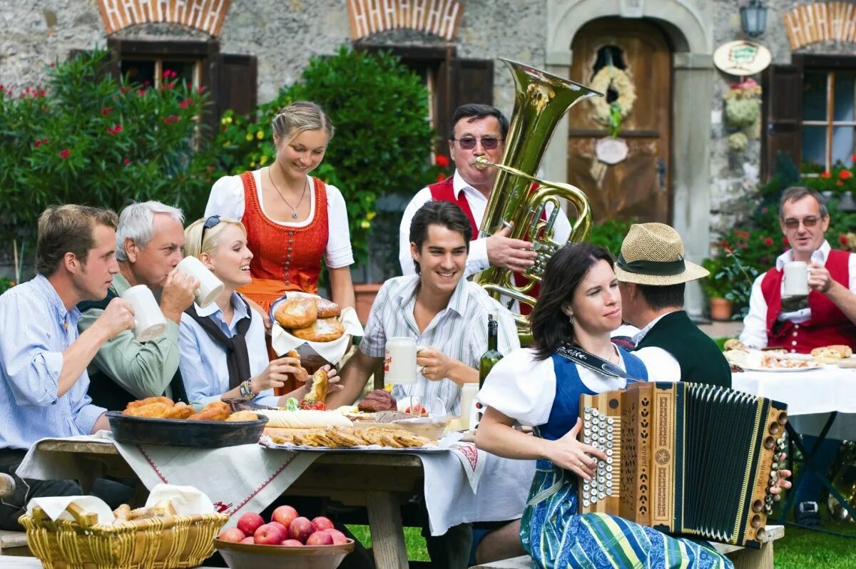 Застолье в Германии. Традиции Австрии. Австрийские традиции. Традиции Италии.
