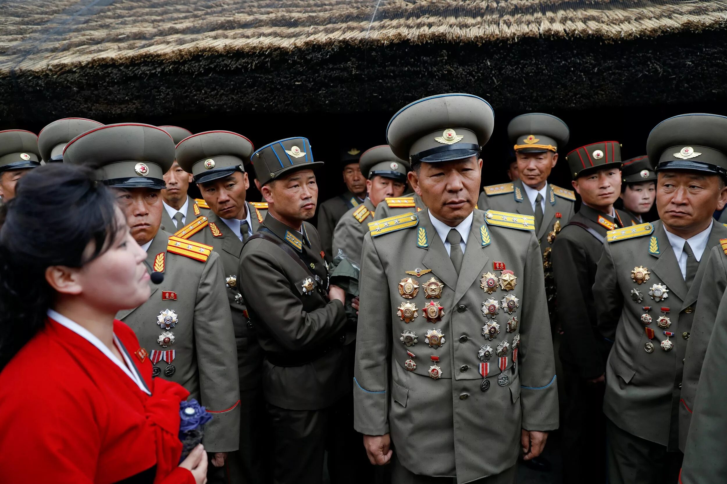Северная Корея генералы в медалях. Северная Корея фото генералы генералы в медалях. Танчхон КНДР. Генералы Северной Кореи Тихонов. Офицер чен