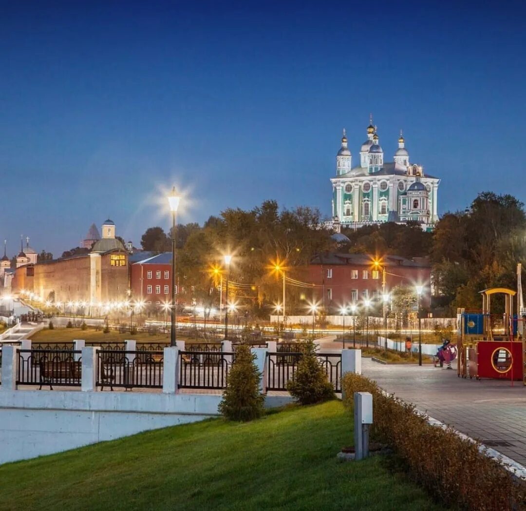 Страна города смоленск. Смоленская набережная Смоленск. Смоленск набережная Днепра. Владимирская набережная Смоленск.