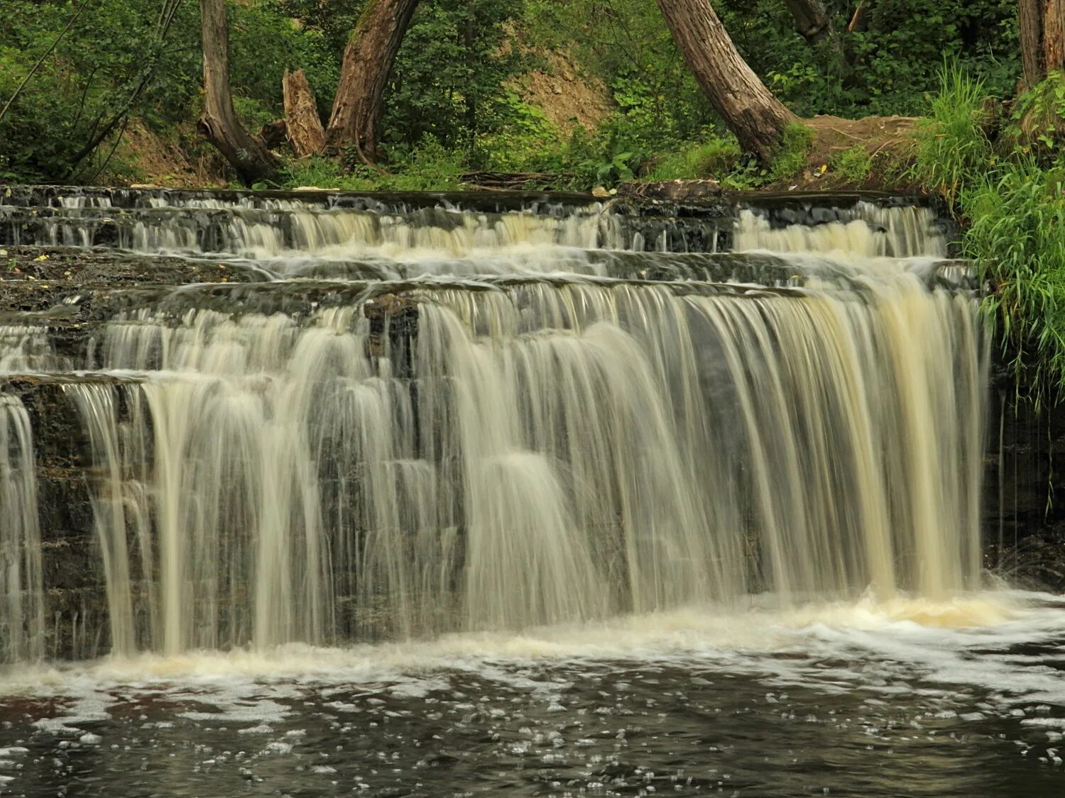 Саблино водопады. Водопад саблинский водопад. саблино саблинский водопад.