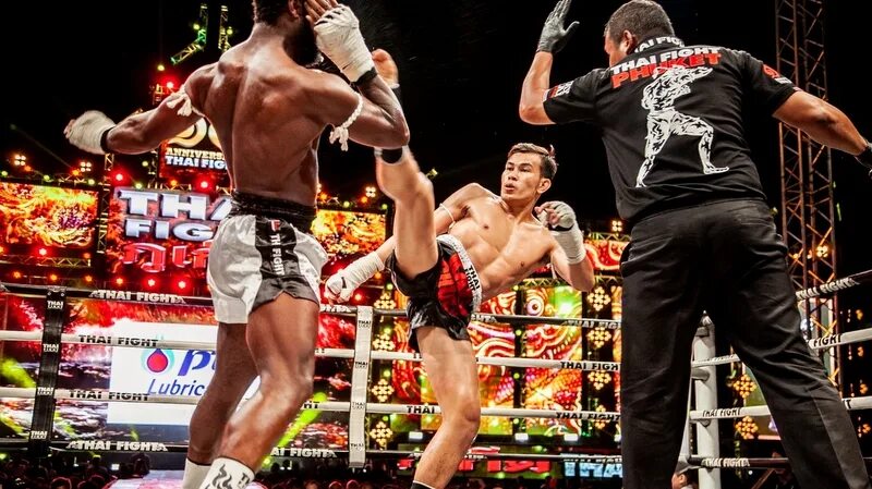 Thai fight. Saenchai Kick.