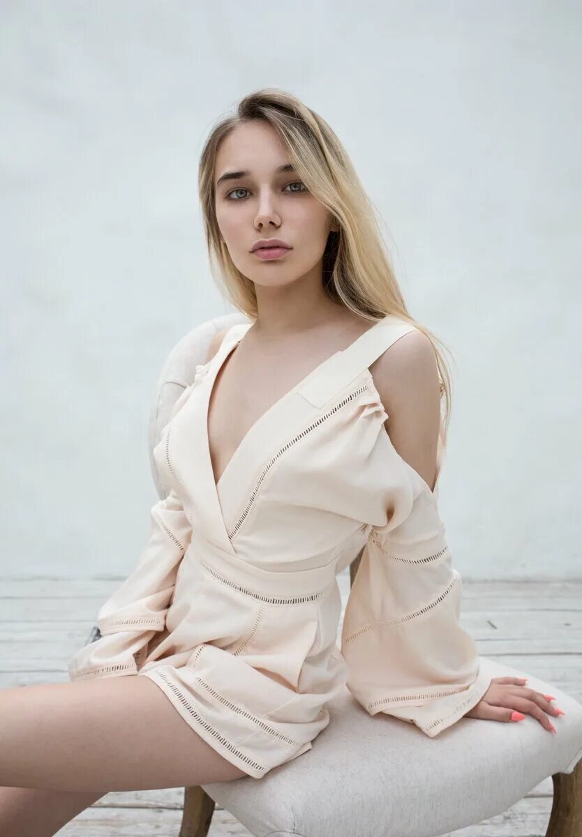 Farruhhhamraeva. Модель anastasia khamraeva. Девушка из клипа zubi sugar. Модель anastasia khamraeva. Farruhhhamraeva.
