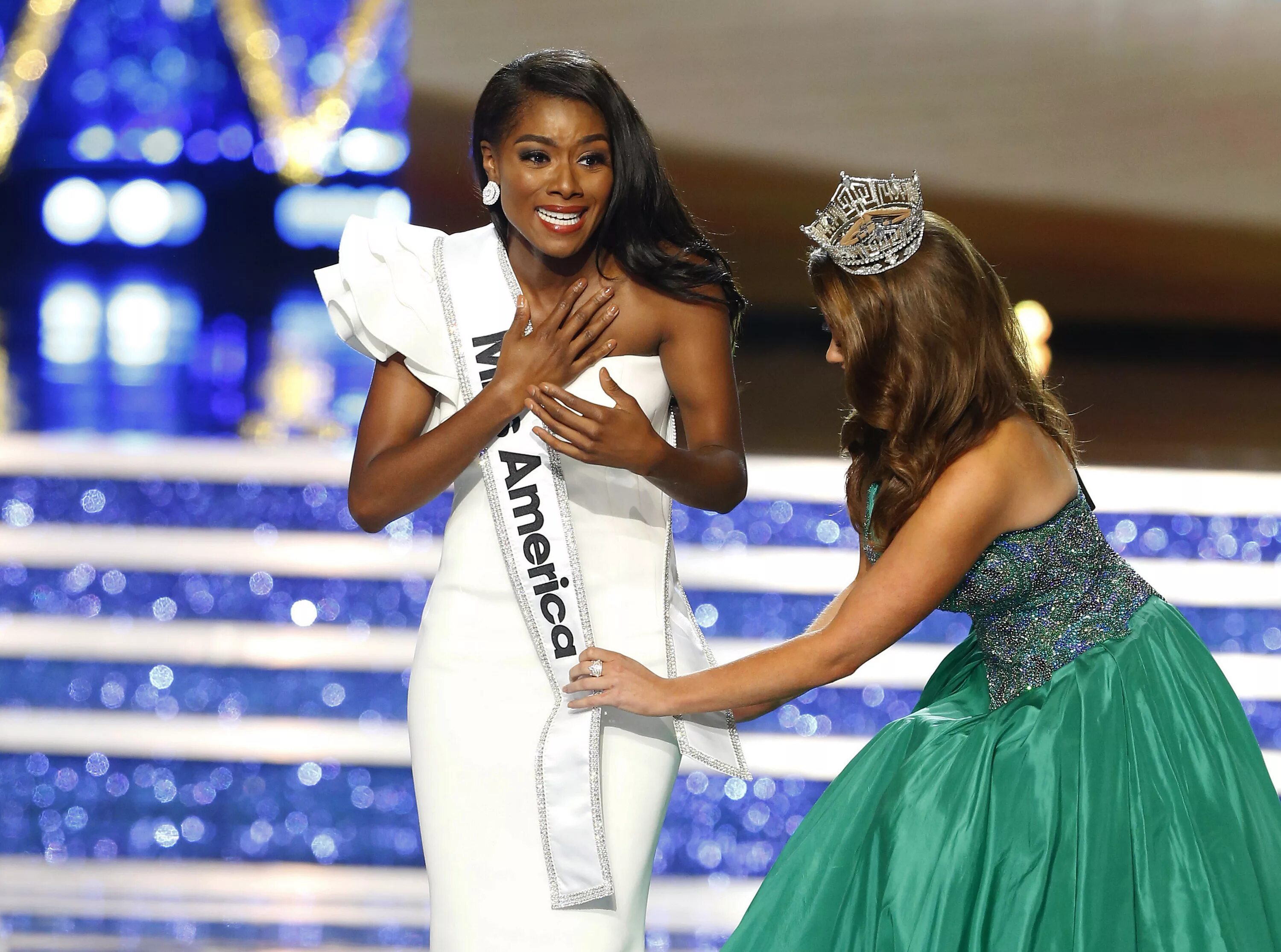 Сайт miss miss. НИА Мисс. Мисс Америка США В 2023. Мисс Америка 2004. Мисс Америка 2023 победительница.