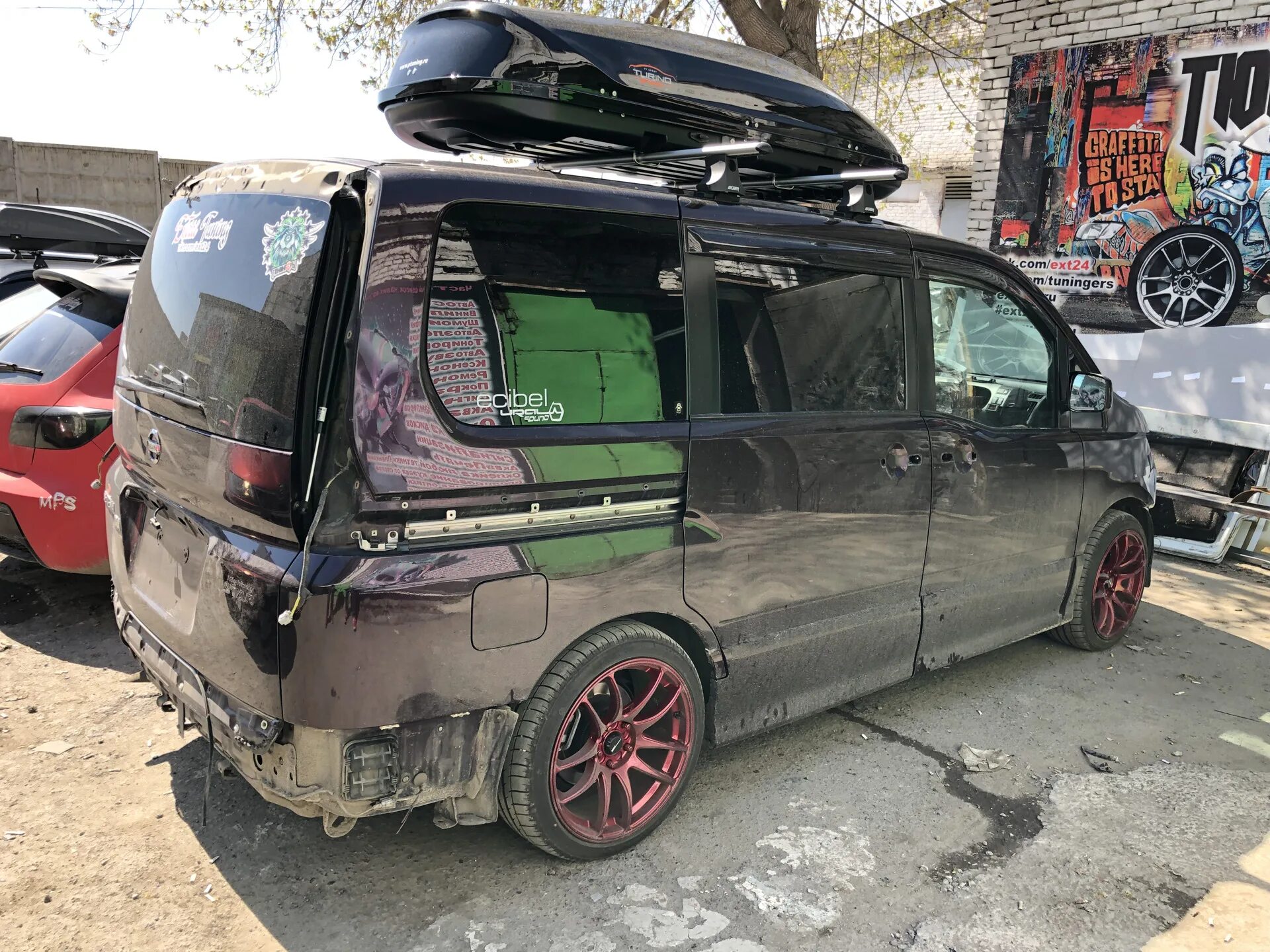 C 24 025. Nissan Serena c25. Serena c25 Стайлинг. Обвес Ниссан Серена с25. Nissan Serena r19.