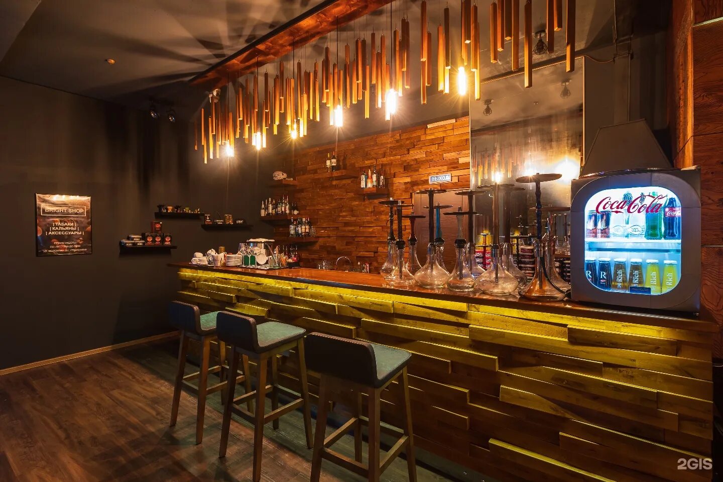 Паб красноярск. Кригель бар красноярск. Ресторан мятный карась новосибирск. Бар купец красноярск на мира. Паб красноярск.