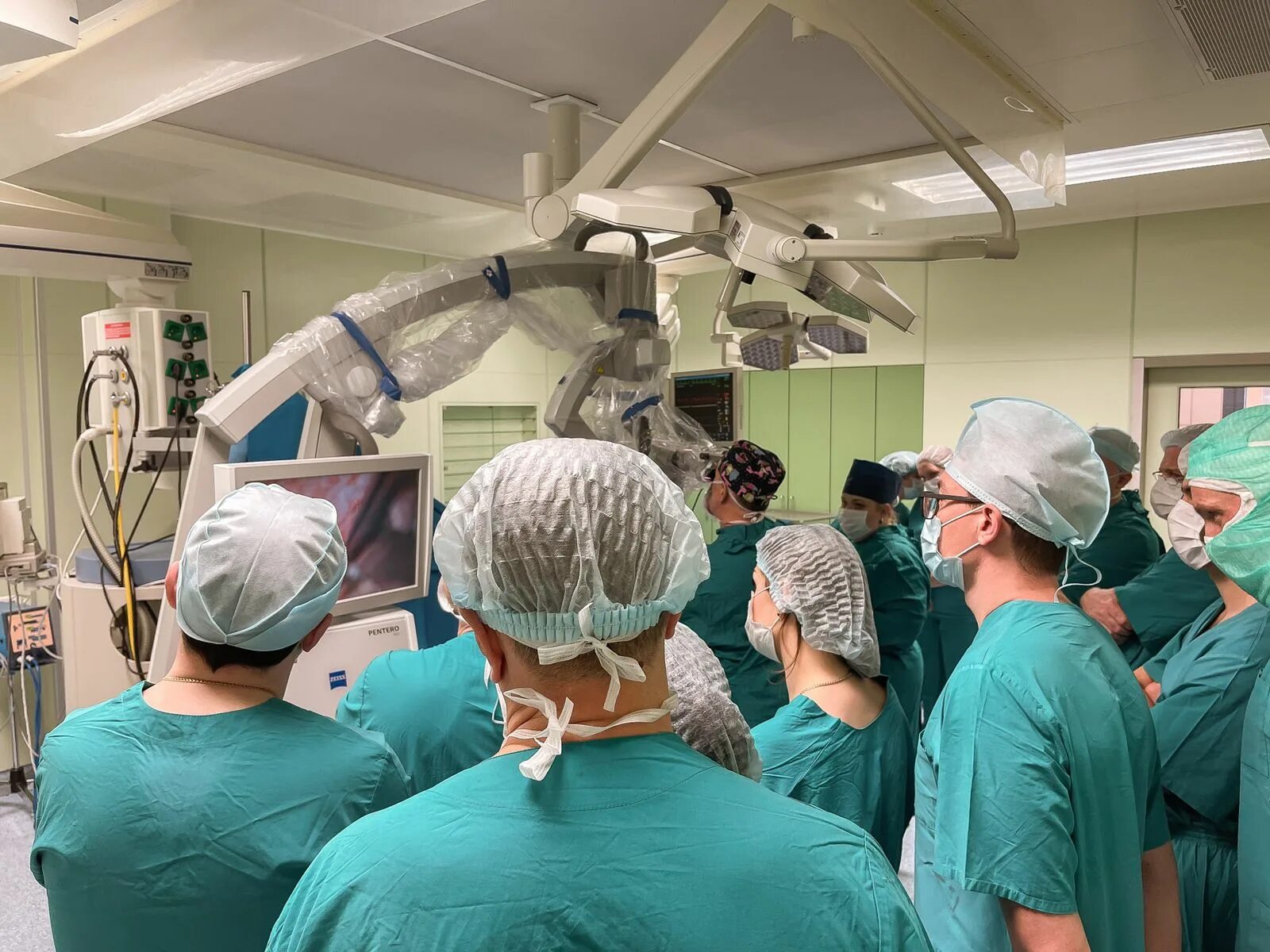 врач нейрохирург краевая больница. врач нейрохирург краевая больница. красноярская краевая больница отделение нейрохирургии. 1 краевая больница в краснодаре. врач нейрохирург краевая больница.