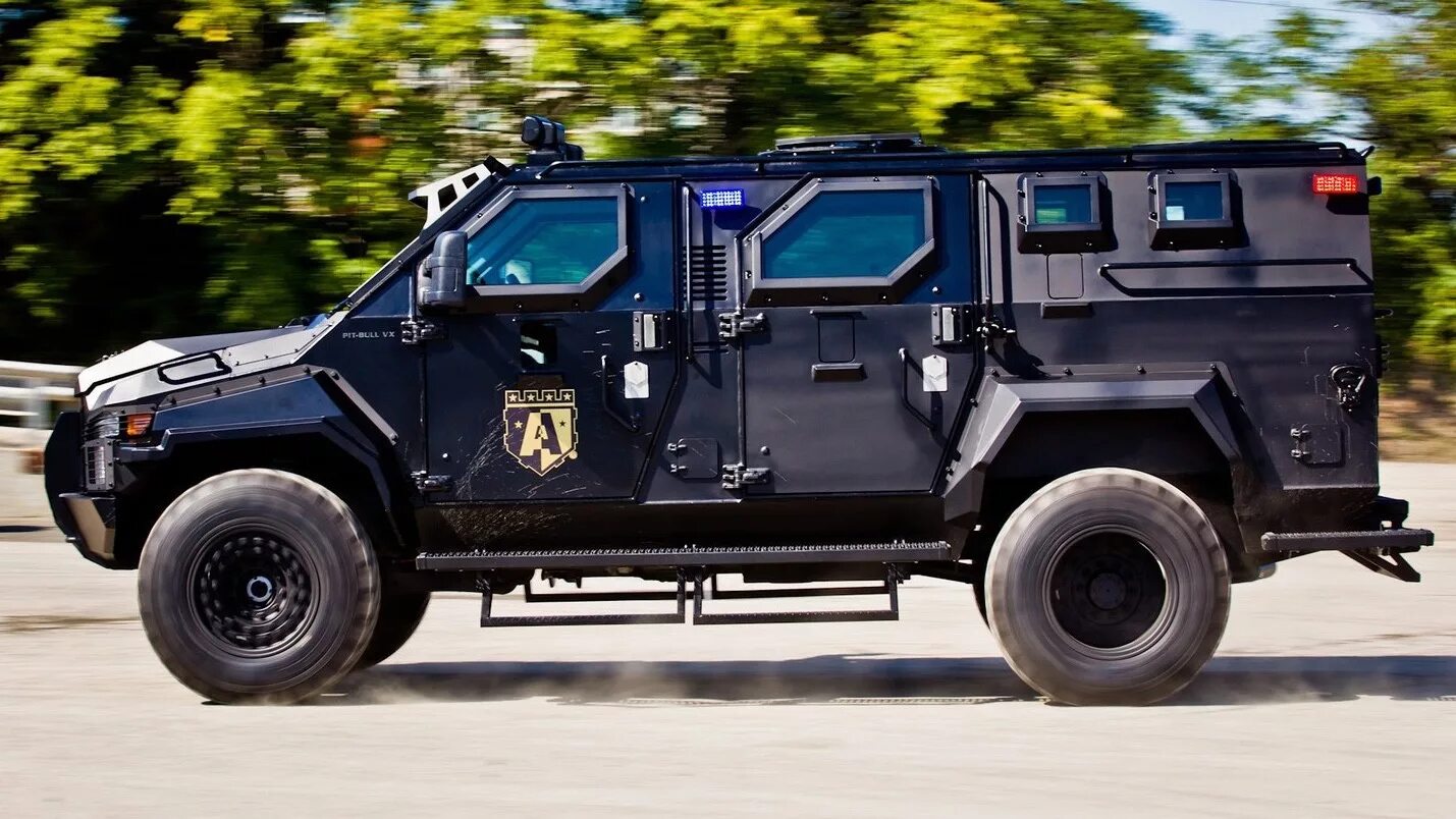 Special vehicles. Бронеавтомобиль SWAT. Броневик США SWAT ,. Форд ф550 бронированный. Bearcat бронеавтомобиль.