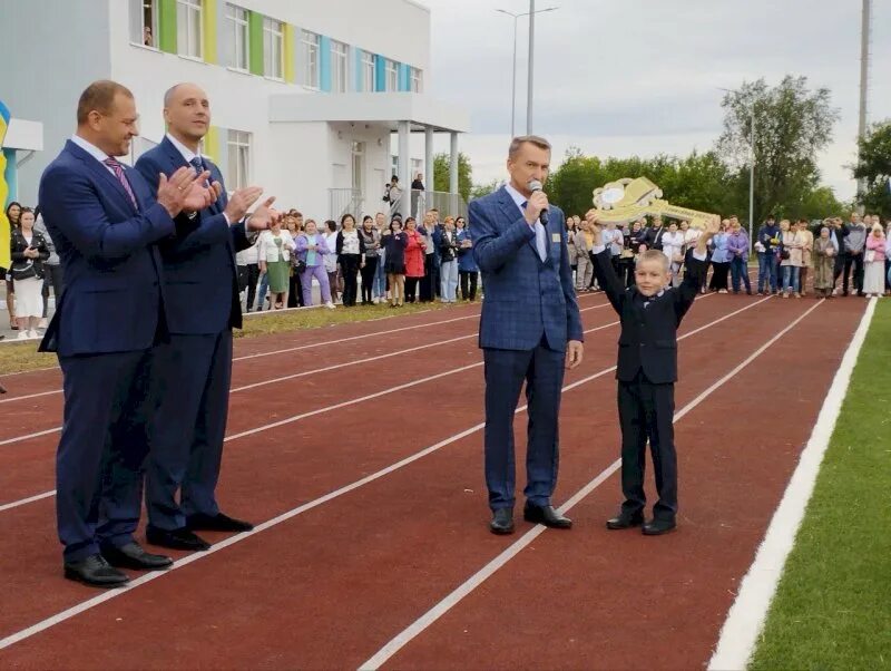 Школа ясень 9 января оренбург. Новая школа в оренбурге 2023. Директор школы 85 оренбург. Новости оренбурга школа. Школа 1 новосергиевка оренбургская область.