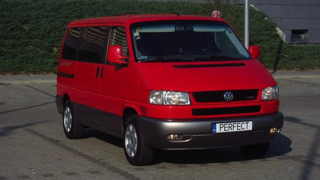Купить фольксваген мультивен т4. VW t4 Multivan. Volkswagen t4 1997. Фольксваген Multivan t4. VW Transporter t4 1997.