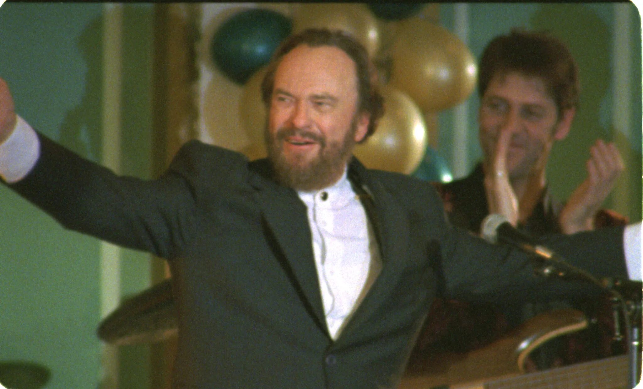 Сорок оттенков. Фильм 40 оттенков грусти. рип торн. forty shades of blue (2005). рип торн могила.