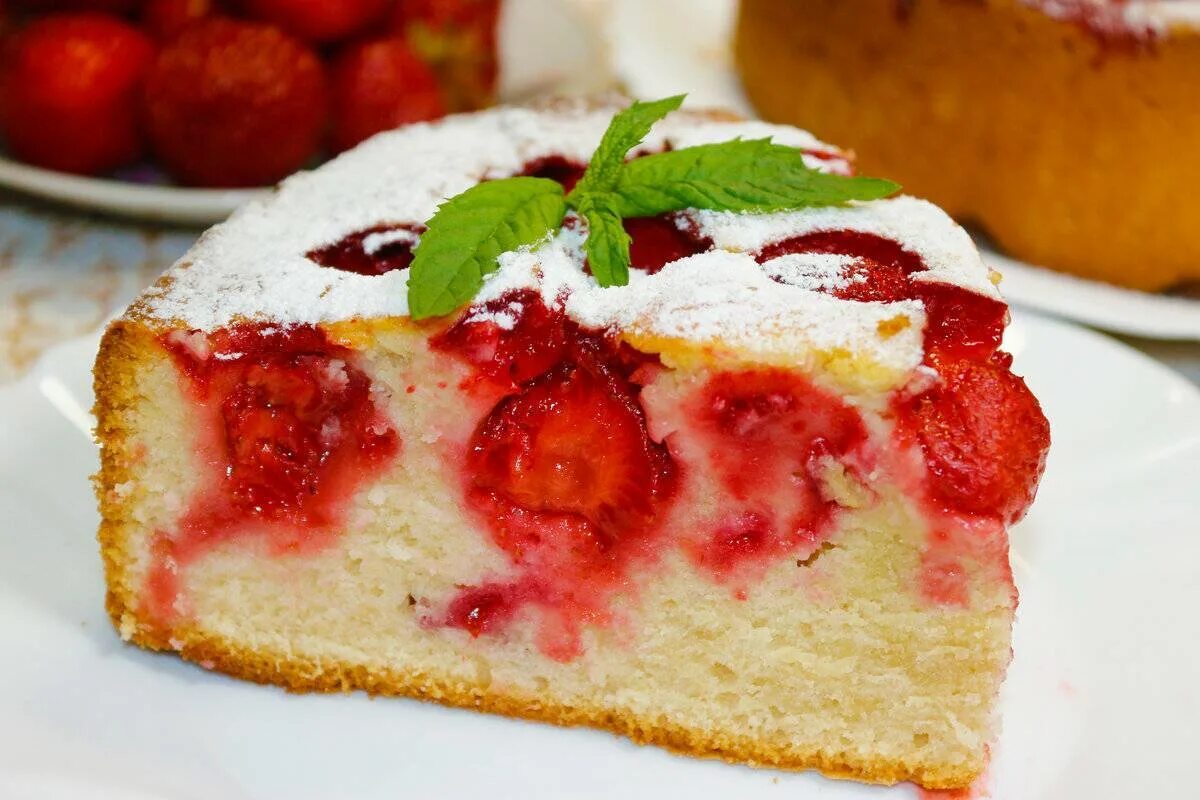 Рецепт заливного пирога с клубникой. Пирог с клубникой. выпечка с творогом и клубникой. пирок с клубнткой. пирог с творогом и клубникой.